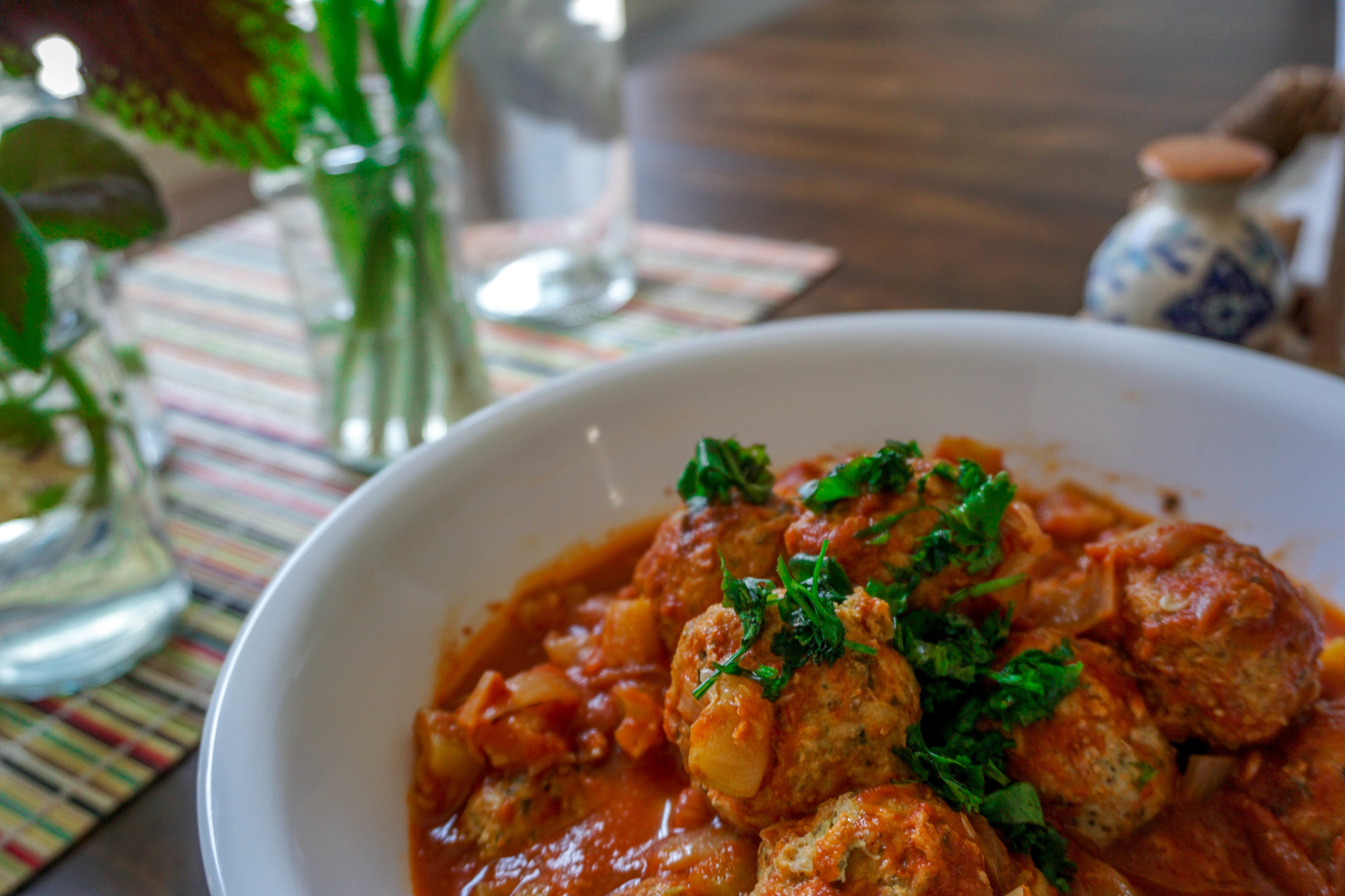 Maayan Chicken Meatballs In Rich Red Sauce